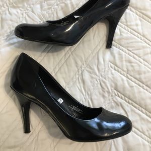 Mossimo Patent Black Pumps